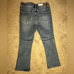 Brand new, with tags, Judy Blue Mid Rise Cropped Flair Jeans 13/31